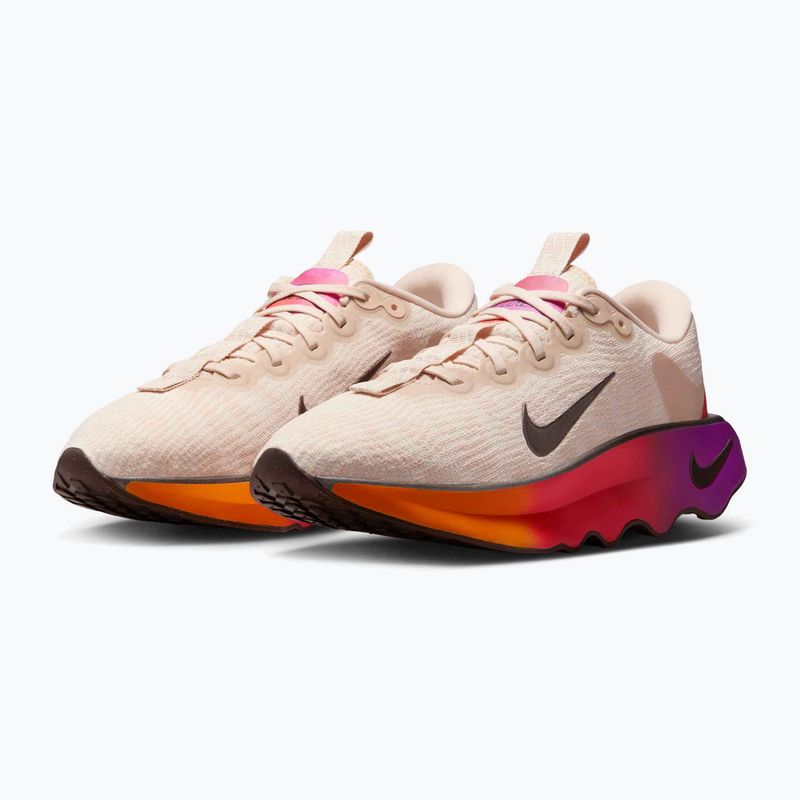 Dámske tréningové topánky Nike Motiva SE pearl white/pale ivory/vivid purple/mtl gold grain 3
