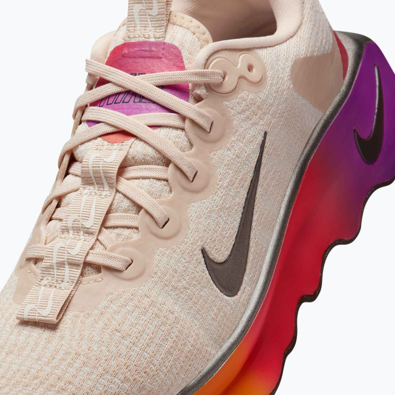 Dámske tréningové topánky Nike Motiva SE pearl white/pale ivory/vivid purple/mtl gold grain 8
