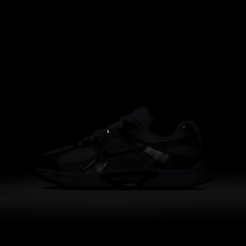 Detské topánky Nike V5 RNR white/vast grey/college grey/black 8