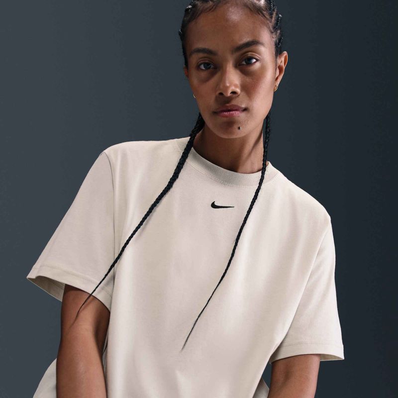 Dámske tričko Nike Sportswear Essential light bone 7