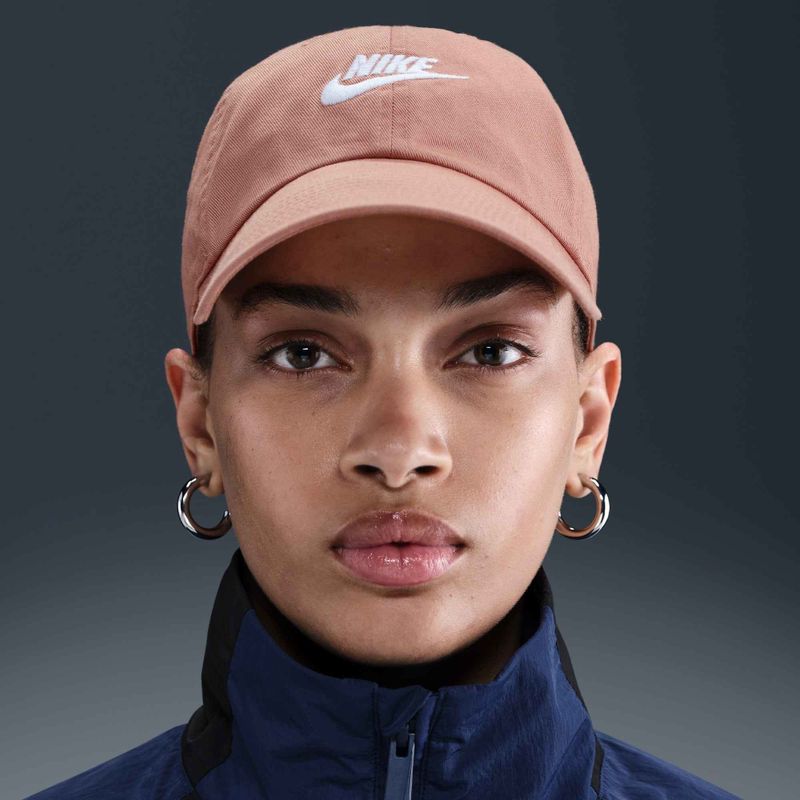 Šiltkovka  Nike Club Unstructured Futura Wash rose gold/white 7