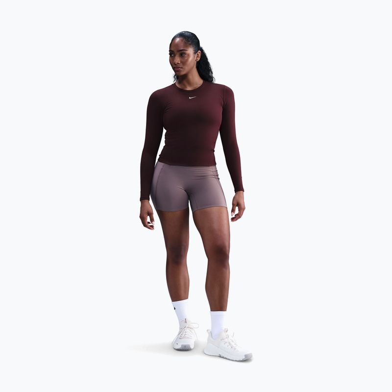 Dámske tričko longsleeve  Nike One Fitted Dri-Fit burgundy crush/white 2