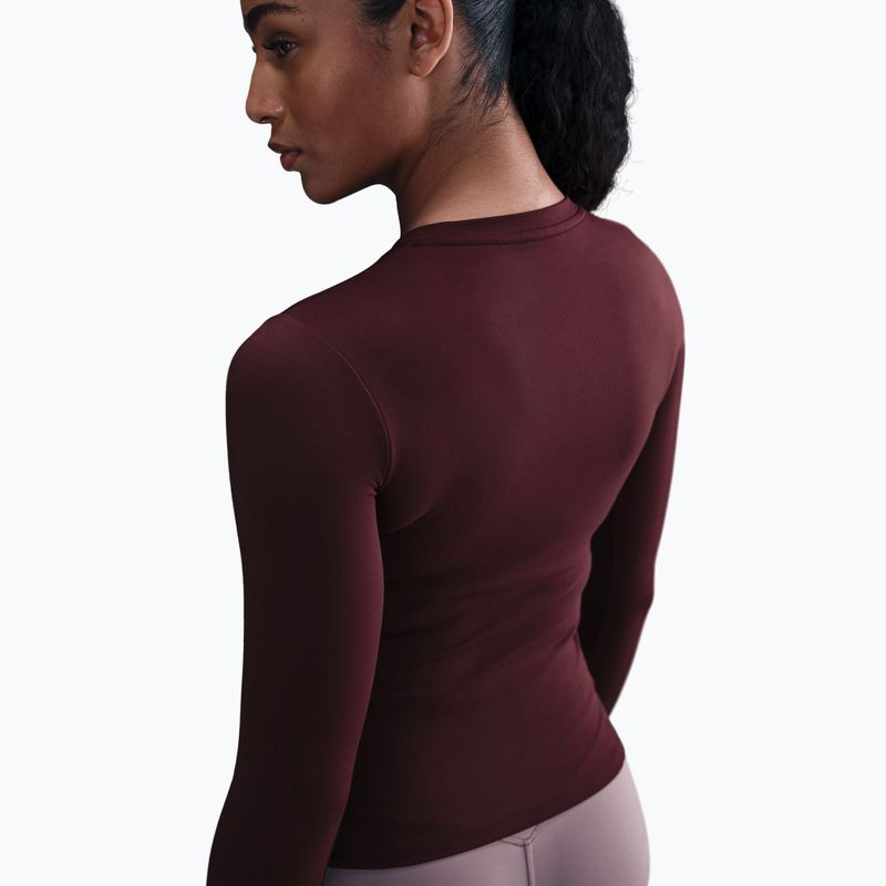 Dámske tričko longsleeve  Nike One Fitted Dri-Fit burgundy crush/white 4