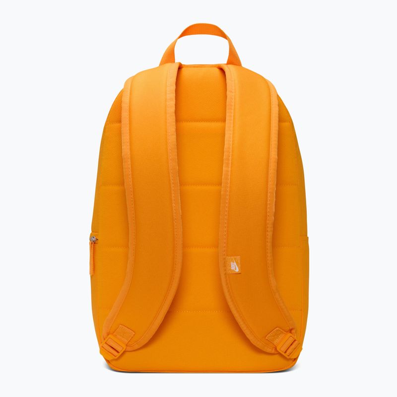 Mestský batoh Nike Heritage 25 l university gold/university gold/white 3