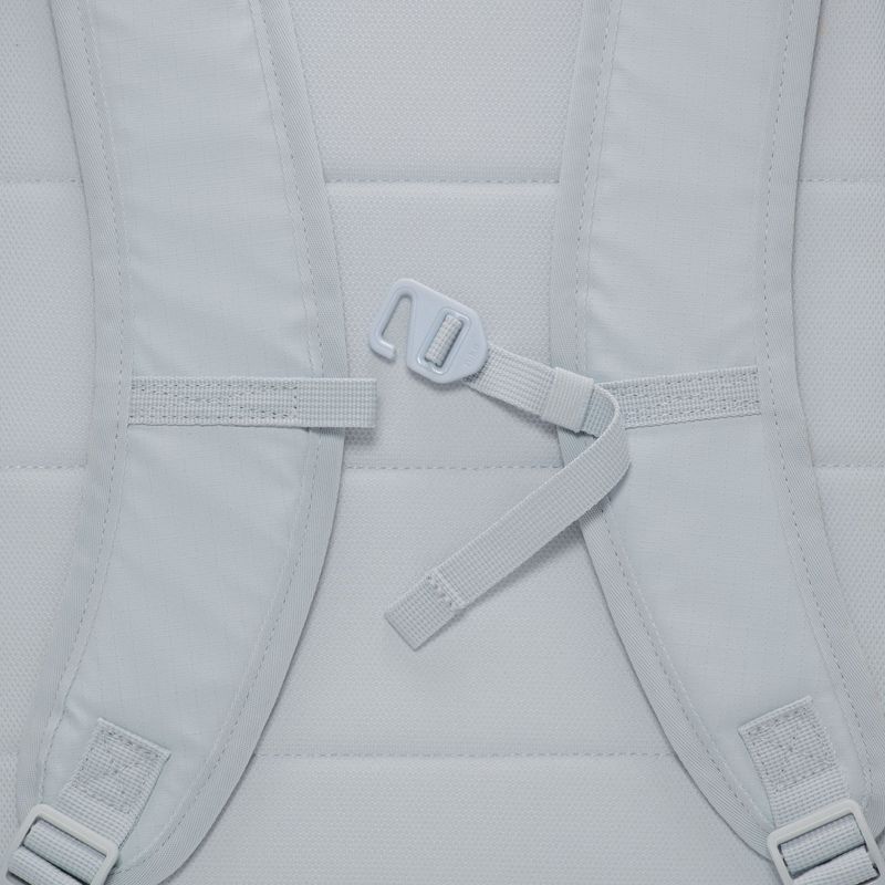 Mestský batoh Nike Heritage 23 l pure platinum/metallic silver 10