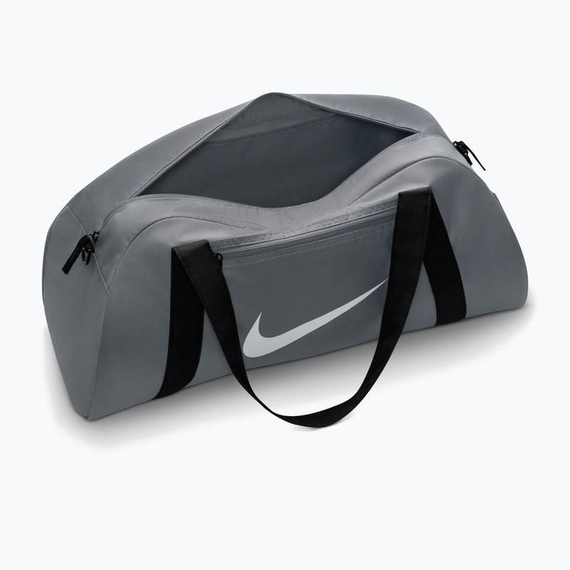 Dámska športová taška Nike Gym Club 24 l smoke grey/black/white 4
