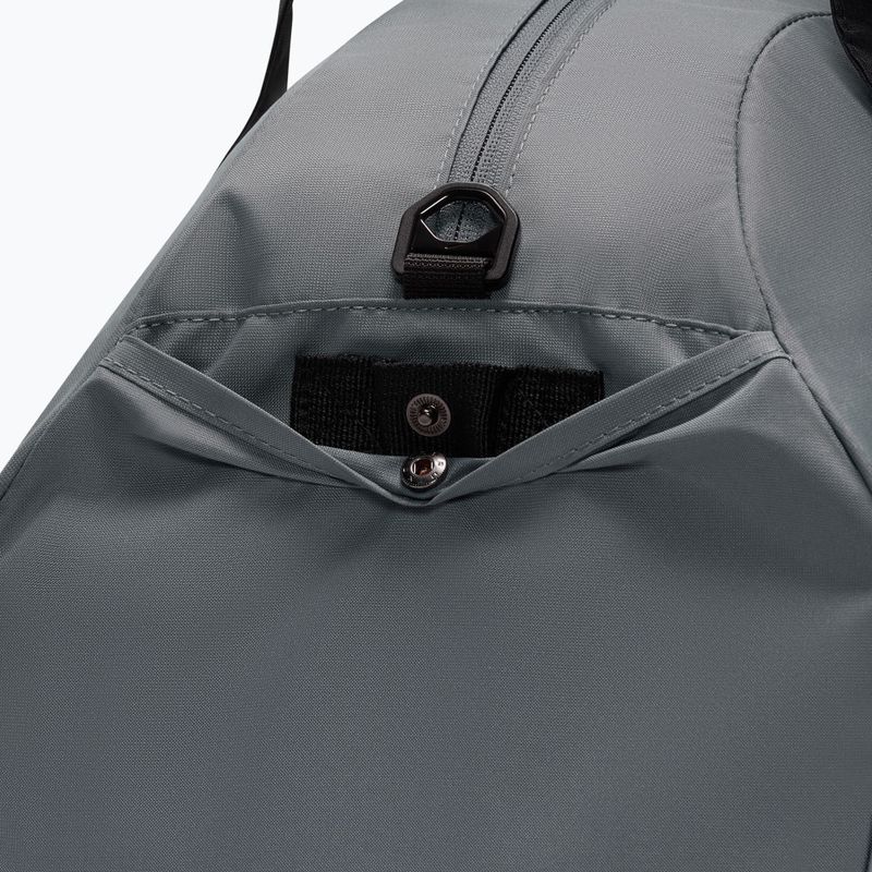 Dámska športová taška Nike Gym Club 24 l smoke grey/black/white 8