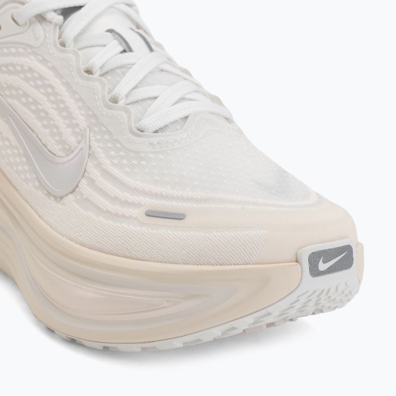 Dámske bežecké topánky Nike Vomero Plus ESS summit white/phantom/pure platinum/chalk 7