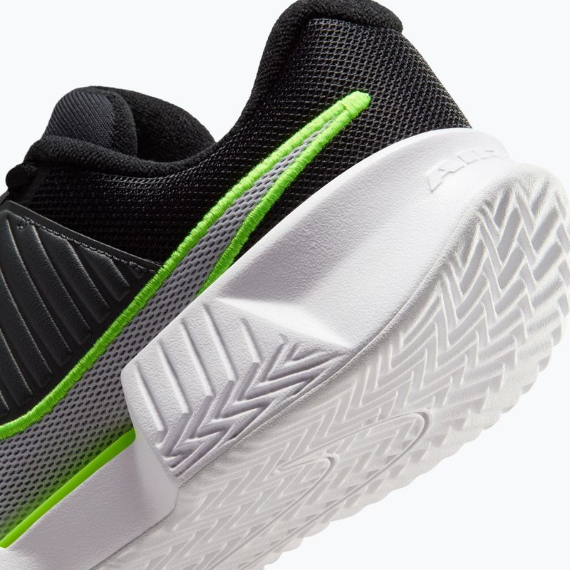 Dámske tenisové topánky Nike GP Challenge Pro black/anthracite/volt/white 8