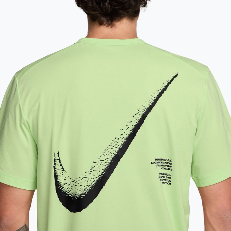 Pánske tričko Nike Hyverse Dri-Fit GFX light liquid lime/black 3
