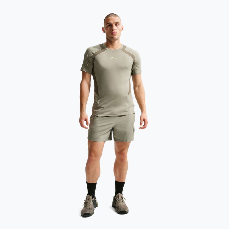 Pánske tréningové tričko Nike Pro Training Dri-Fit light army/medium olive/light liquid lime 2