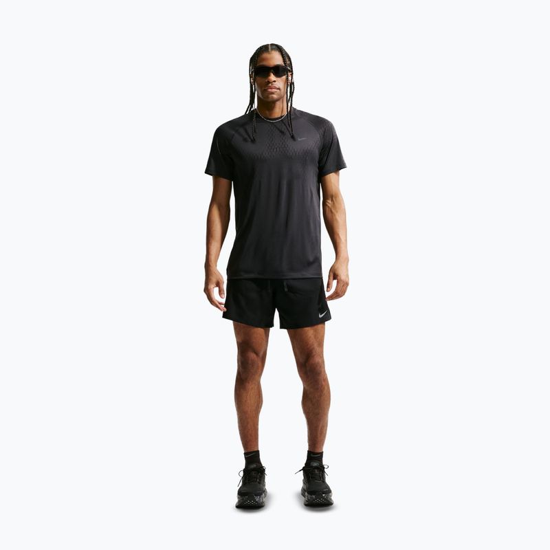 Pánske bežecké tričko Nike Stride Dri-Fit ADV off noir/black 2