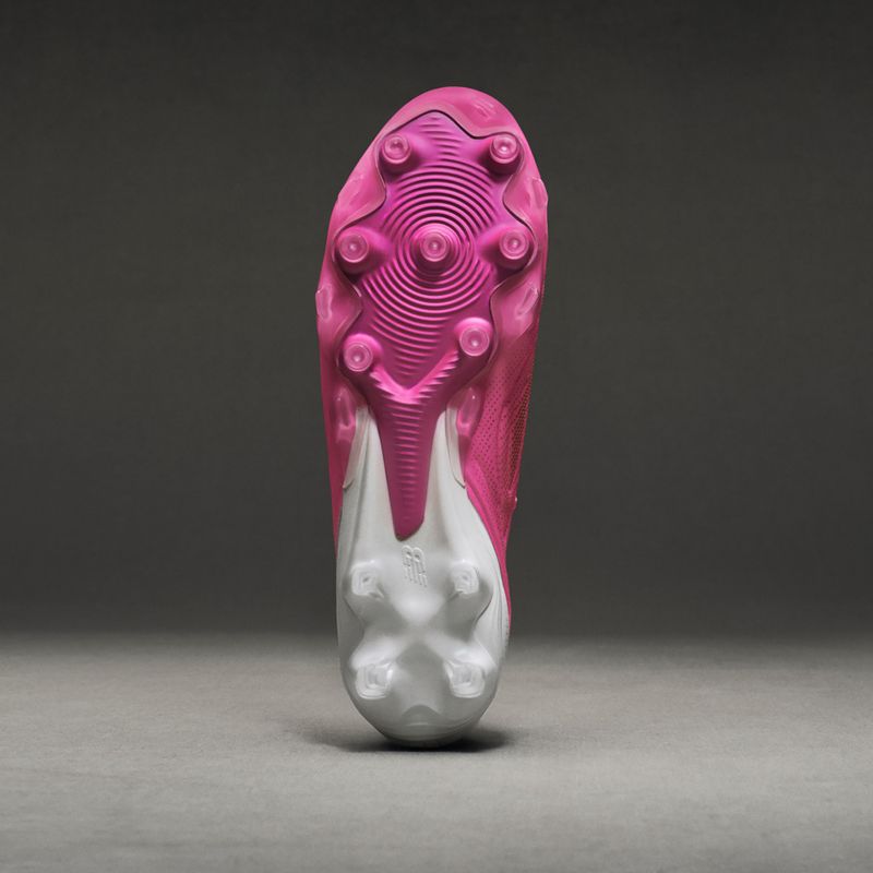 Futbalové kopačky New Balance Tekela Elite Low V5 FG pink heat/metallic gold/pink satin 9