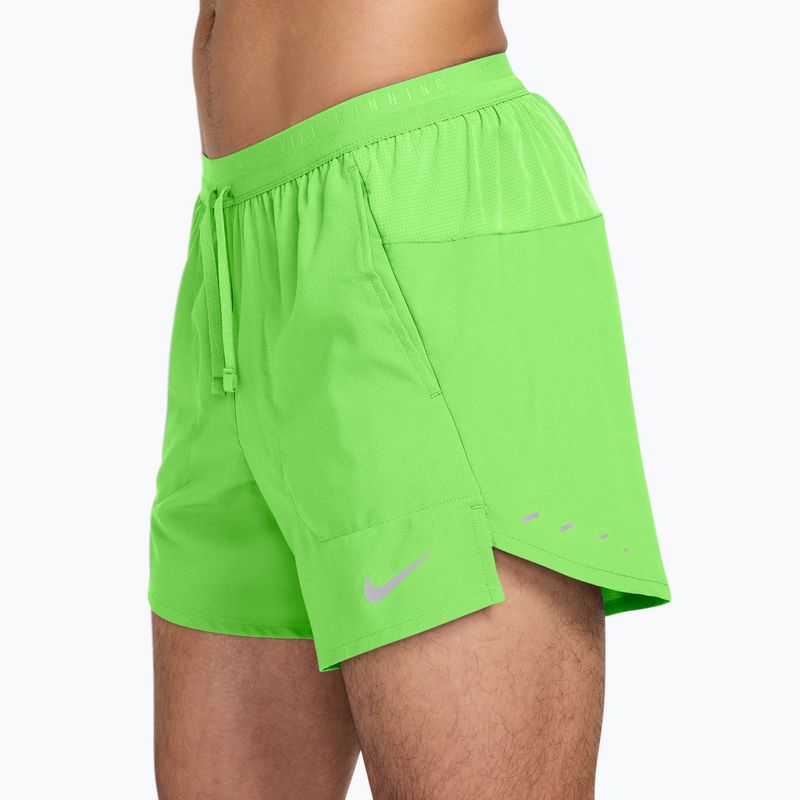 Pánske šortky Nike Stride Dri-Fit s podšívkou 5" 4