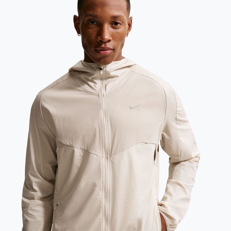 Pánska bežecká bunda Nike Stride Dri-Fit cream Ii/birch/natural 4