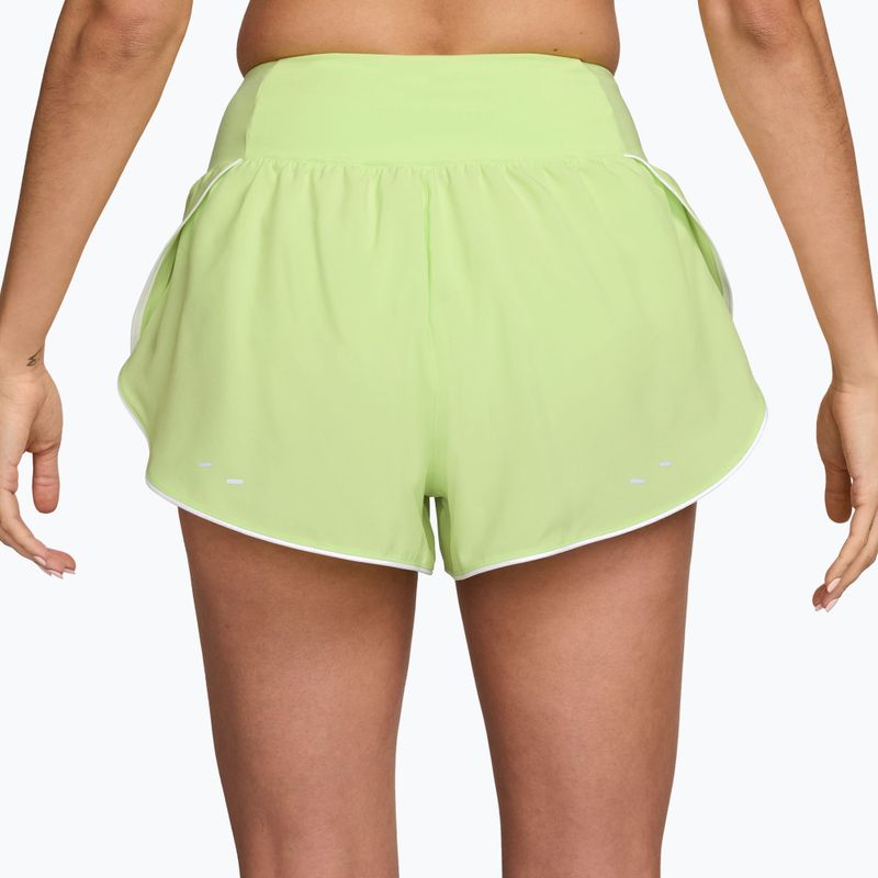 Dámske bežecké šortky Nike Tempo Swoosh Dri-Fit Mid-Rise Brief-Lined light lemon twist/white 2