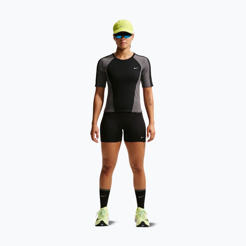 Dámske bežecké šortky Nike Tempo black 2