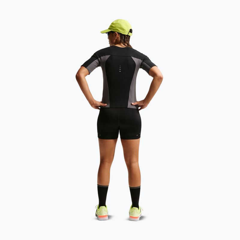 Dámske bežecké šortky Nike Tempo black 3