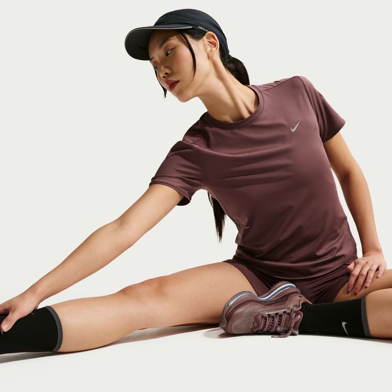 Dámske bežecké tričko Nike Swift Dri-Fit tattoo 5