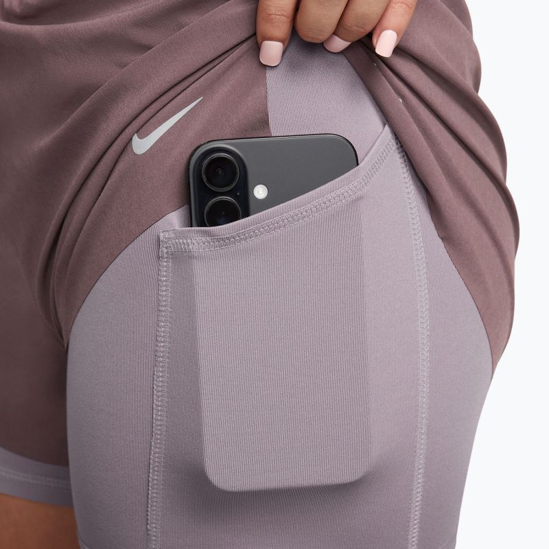 Dámske bežecké šortky Nike Swift Mid-Rise 2in1 tattoo/light violet ore 8