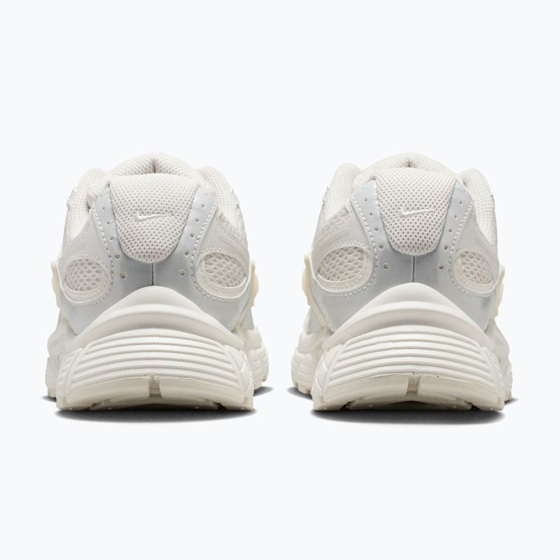 Dámske topánky Nike V5 RNR phantom/sail/metallic summit white/phantom 4