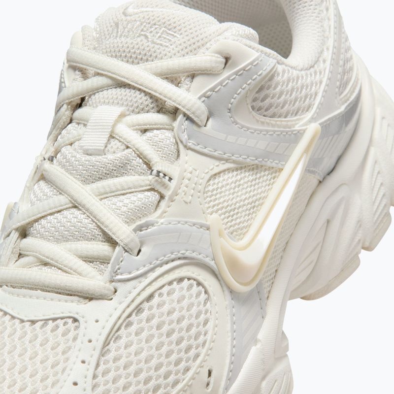 Dámske topánky Nike V5 RNR phantom/sail/metallic summit white/phantom 6