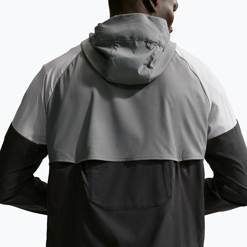Pánska bežecká bunda Nike Impossibly Light Windrunner smoke grey/wolf grey/black 5