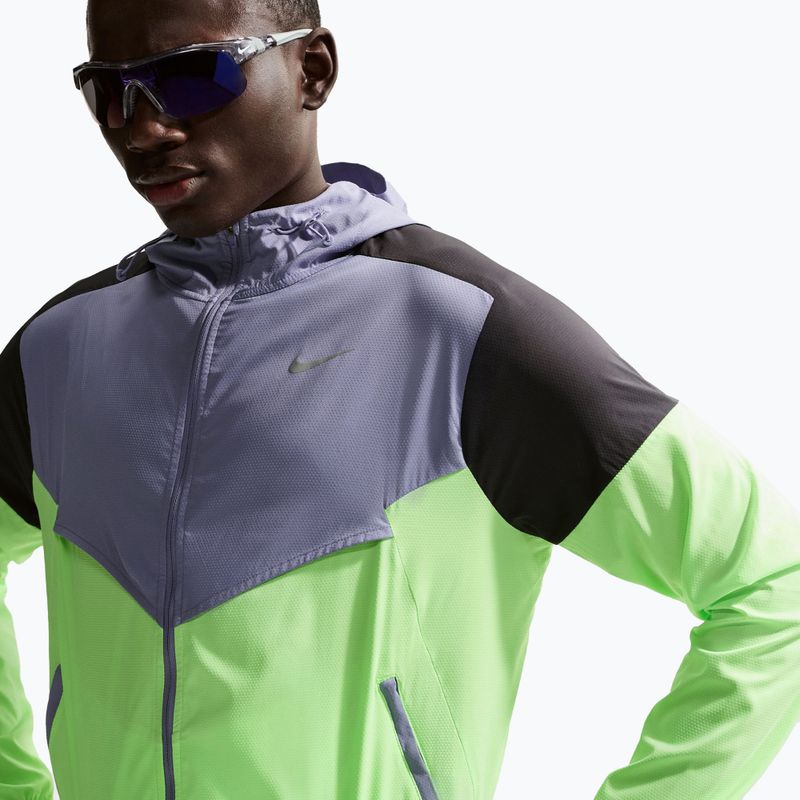 Pánska bežecká bunda Nike Impossibly Light Windrunner iron purple/black/lime blast 4