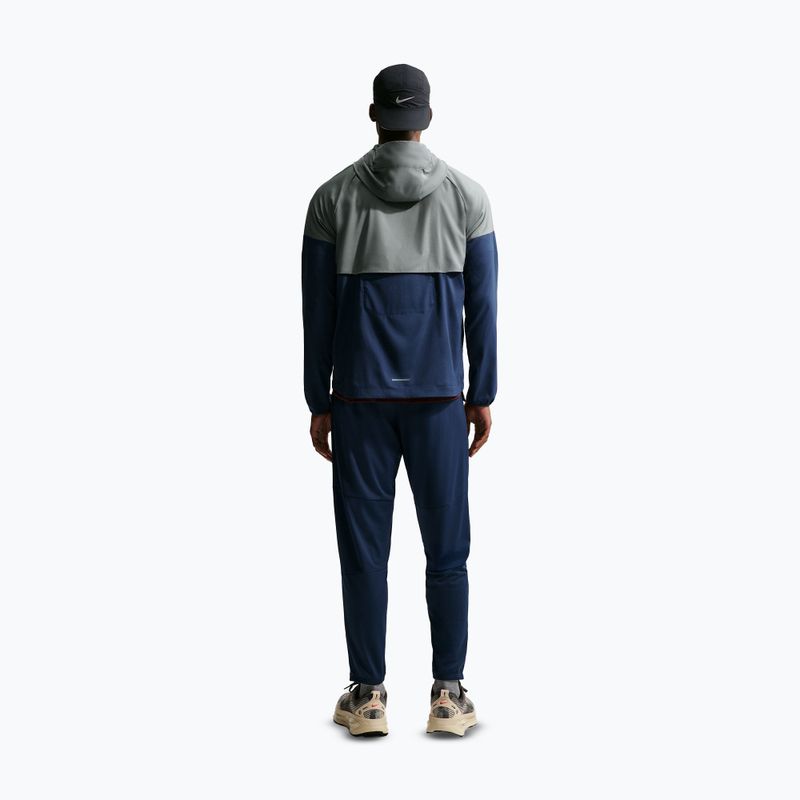 Pánska bežecká bunda Nike Impossibly Light Windrunner smoke grey/smoke grey/midnight navy 3