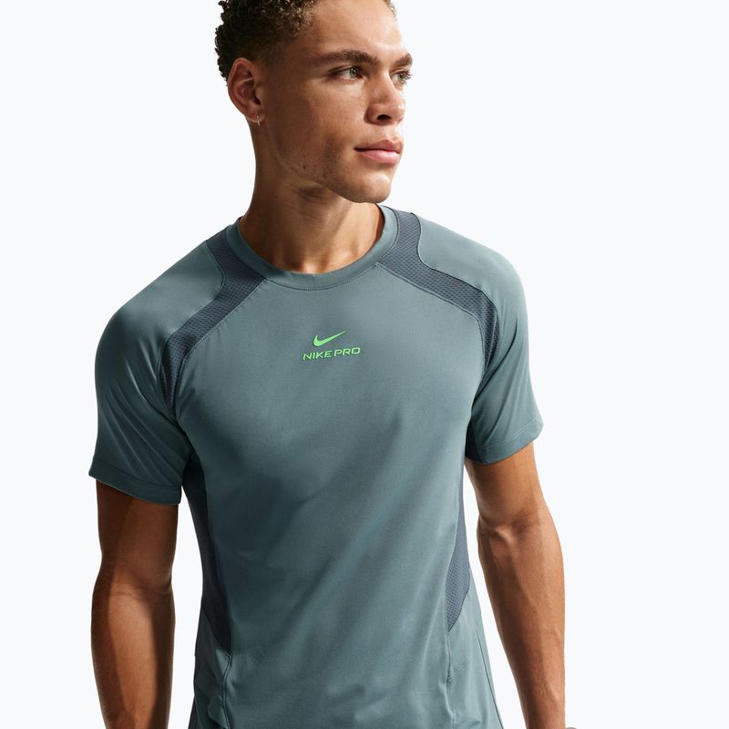Pánske tréningové tričko Nike Pro Training Dri-Fit mineral slate/faded spruce/green strike 5