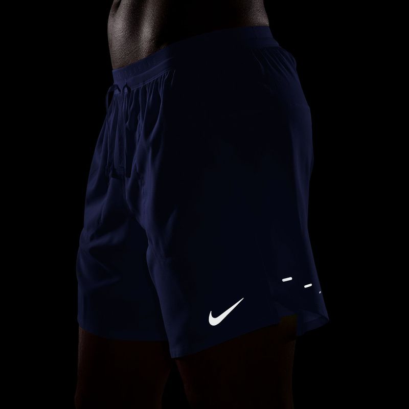 Pánske bežecké šortky Nike Stride Dri-Fit 2in1 7" lapis 8