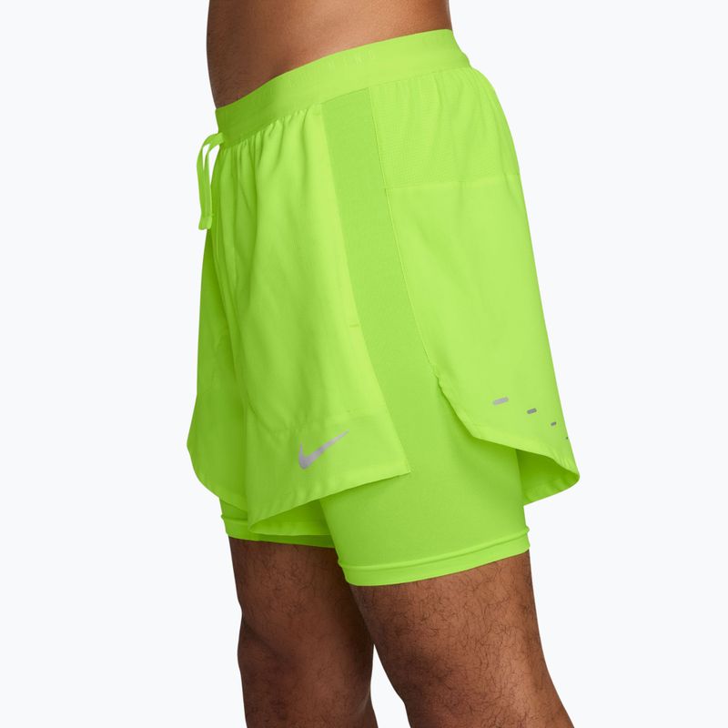 Pánske bežecké šortky Nike Stride Dri-Fit Hybrid 5" volt ice 3