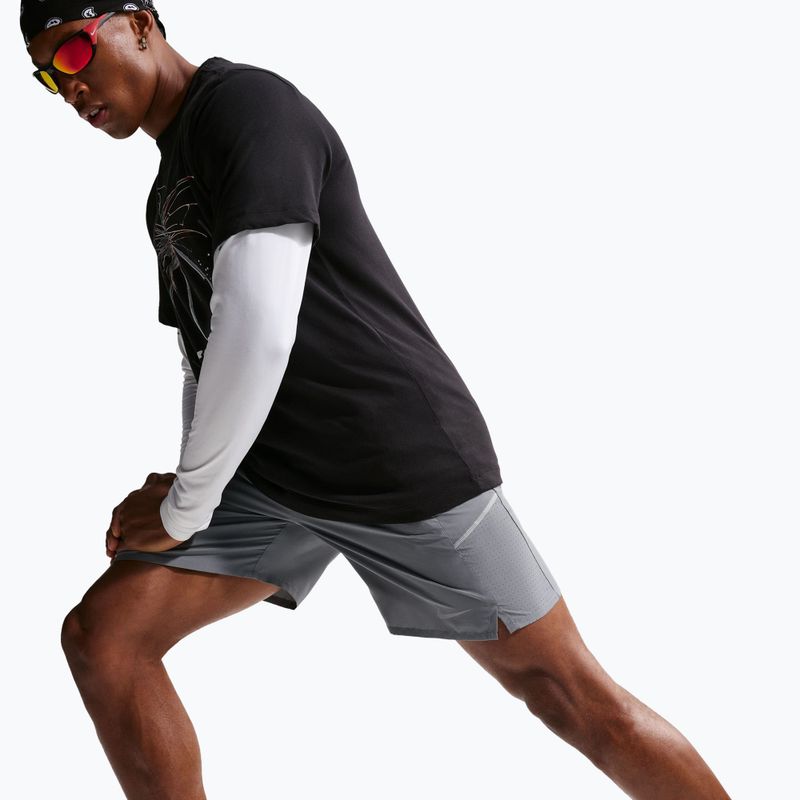 Pánske šortky Nike Miler Dri-Fit 7" smoke grey/smoke grey 5