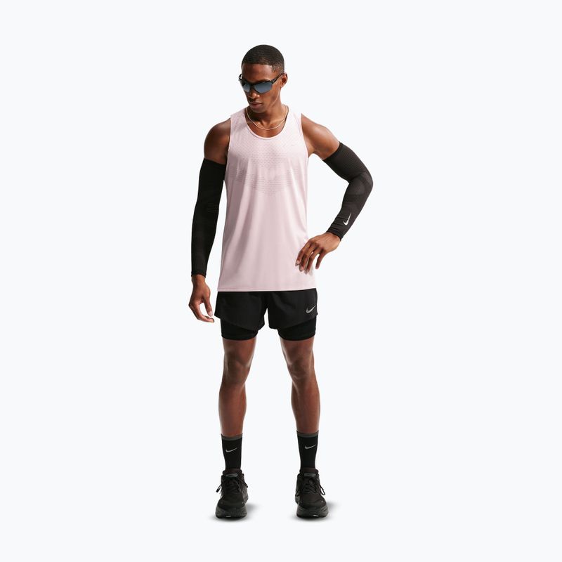 Pánske bežecké tričko Nike Stride Dri-Fit ADV silt red 2