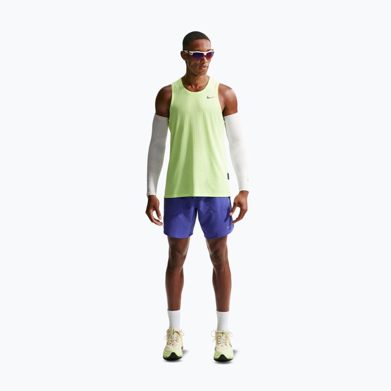 Pánske bežecké šortky Nike Stride Dri-Fit Brief-Lined 7" lapis 2