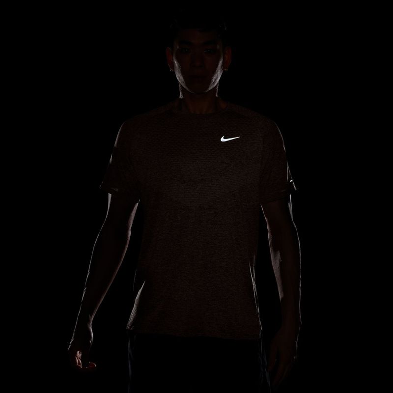 Pánske bežecké tričko Nike Stride ADV silt red 4