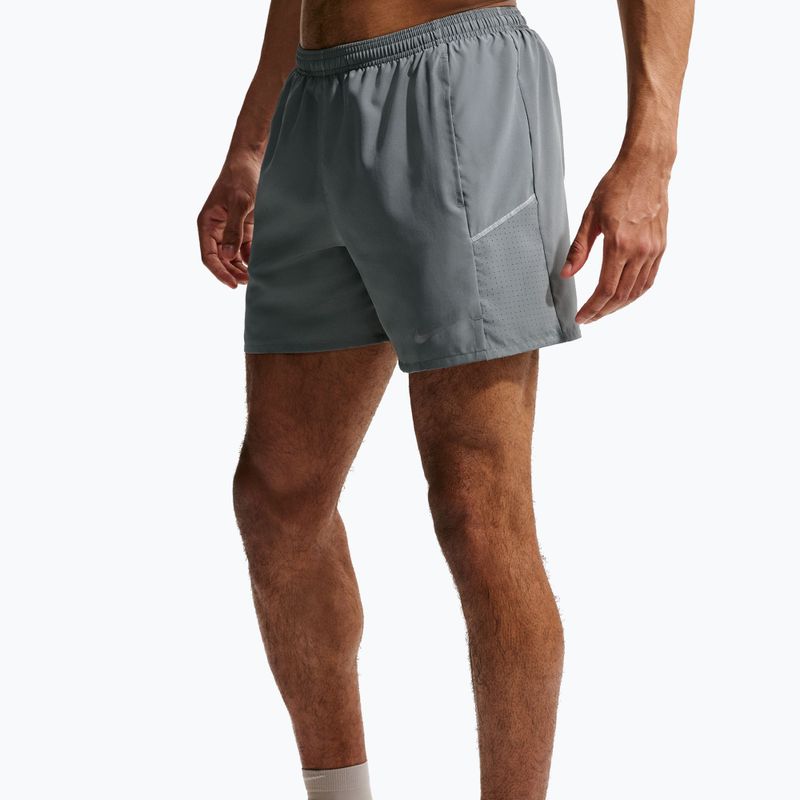 Pánske šortky Nike Miler Dri-Fit Brief Lined 5" smoke grey/smoke grey 5