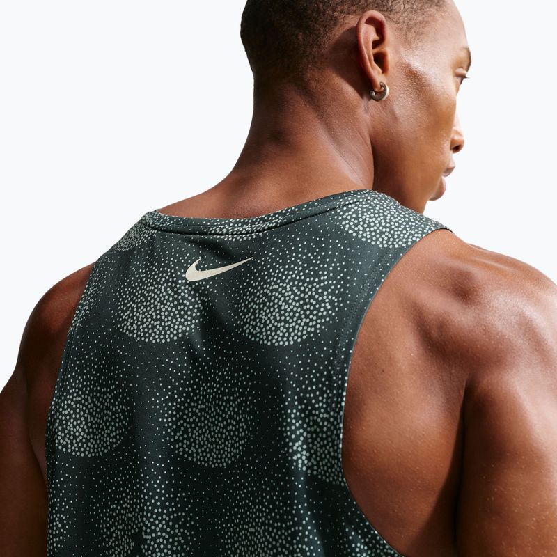 Pánske bežecké tričko Nike Stride Dri-Fit ADV black spruce 5