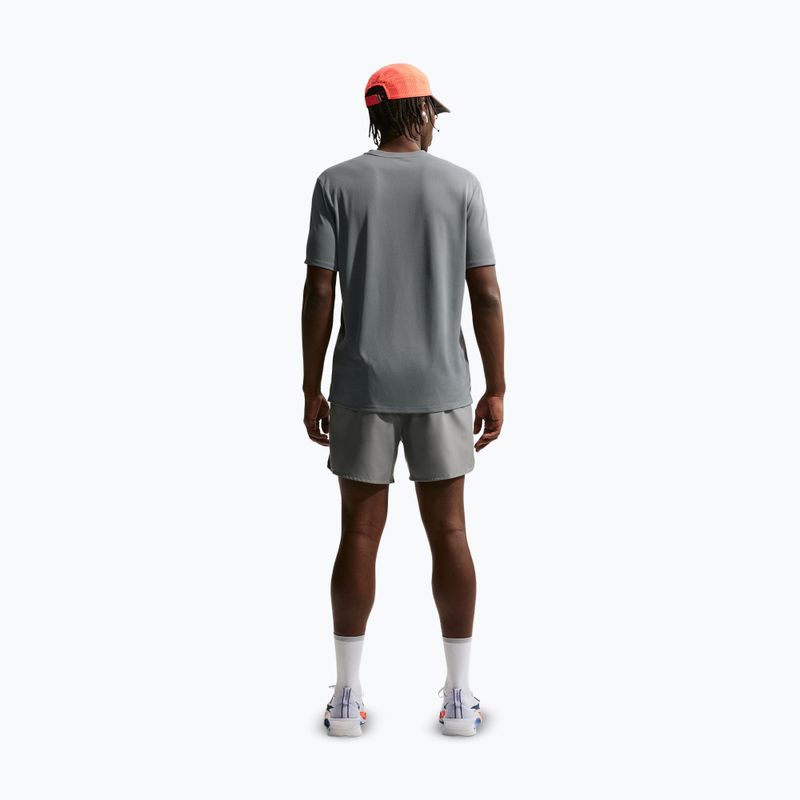 Pánske bežecké tričko Nike Miler Dri-Fit UV smoke grey 3