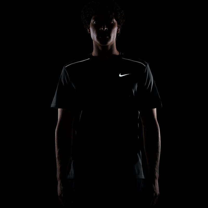 Pánske bežecké tričko Nike Miler Dri-Fit UV smoke grey 8