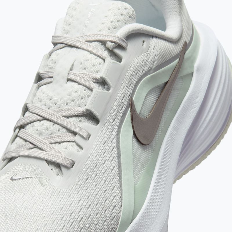 Dámske bežecké topánky Nike Downshifter 14 off white/barely green/metallic silver 3
