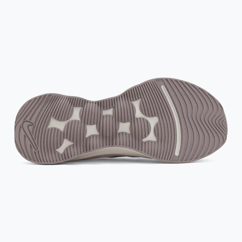 Dámske topánky Nike Motiva 2 pearl pink/light violet ore/tattoo 4