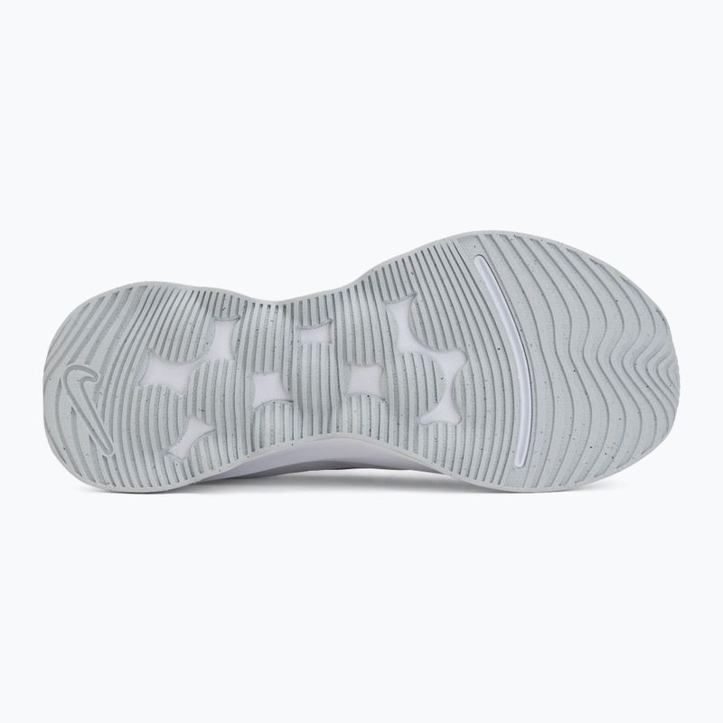 Dámske topánky Nike Motiva 2 white/pure platinum/metallic silver 4