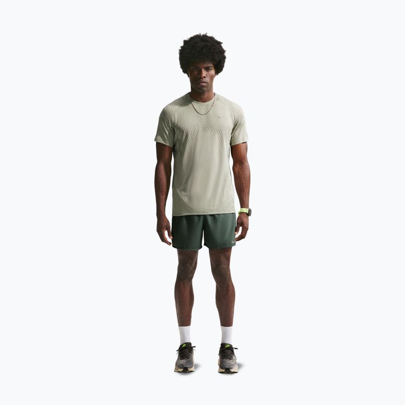 Pánske bežecké tričko Nike Stride Dri-Fit ADV spruce fog/light army 2