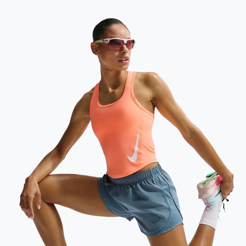 Dámske bežecké tričko Nike Swoosh Run Dri-Fit orange pulse/photon dust/white 4