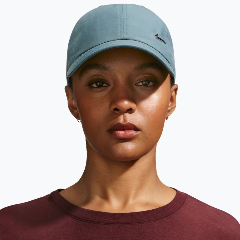 Šiltovka Nike Dri-Fit Club Unstructured Metal Swoosh Mineral slate/metallic silver 3