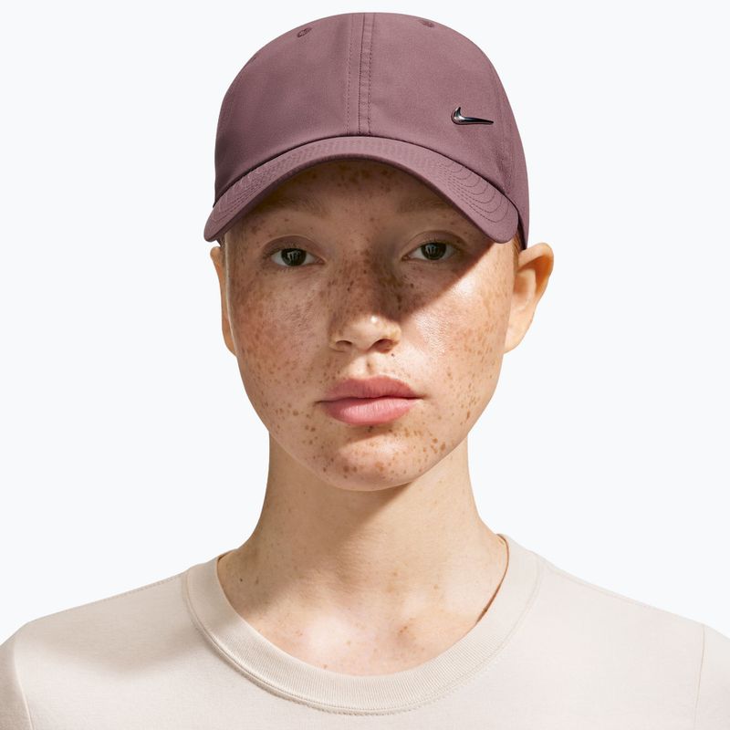 Šiltovka Nike Dri-Fit Club Unstructured Metal Swoosh tattoo/metallic silver 3