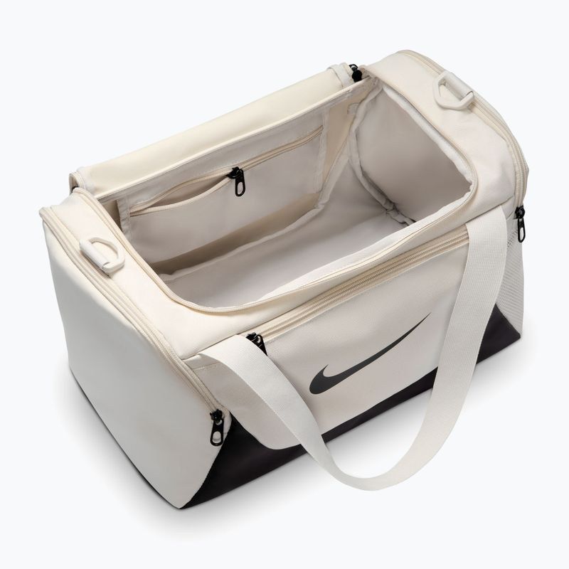 Tréningová taška Nike Brasilia Duffel Extra Small 24 l light bone/black/black 4