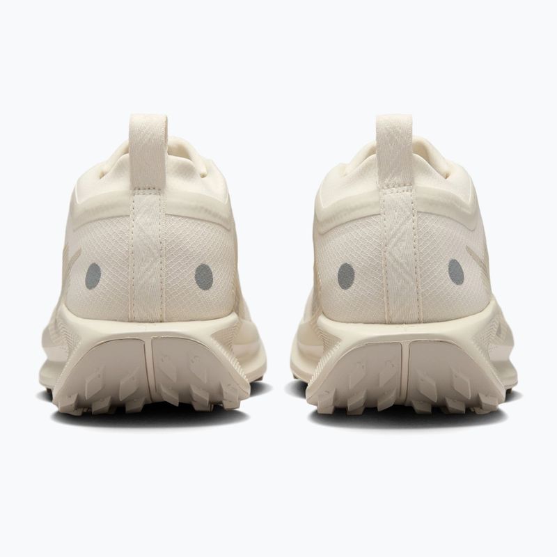 Dámske bežecké topánky Nike Pegasus Trail 5 GTX light orewood brown/safety orange/cream Ii 4