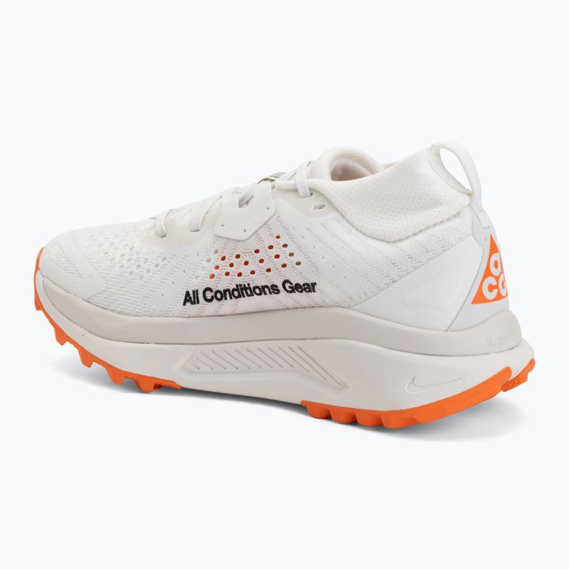 Dámske bežecké topánky Nike ACG Zegama Trail summit white/phantom/safety orange/black 3